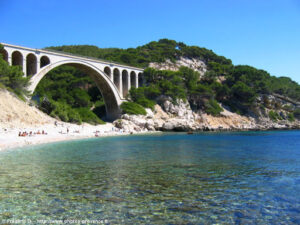 Photo de la calanque des eaux salées