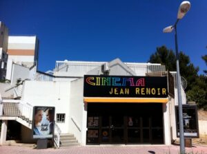 Devanture du cinéma Jean Renoir